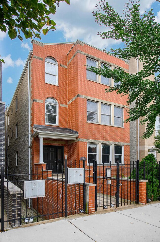 Building Photo - 1329 N Mohawk St