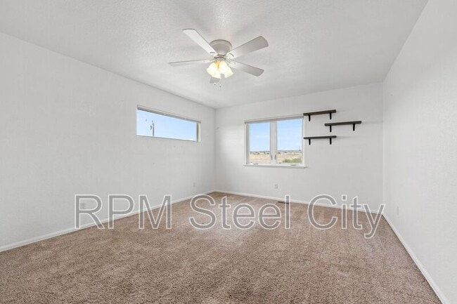 Building Photo - 868 E Sandusky Dr