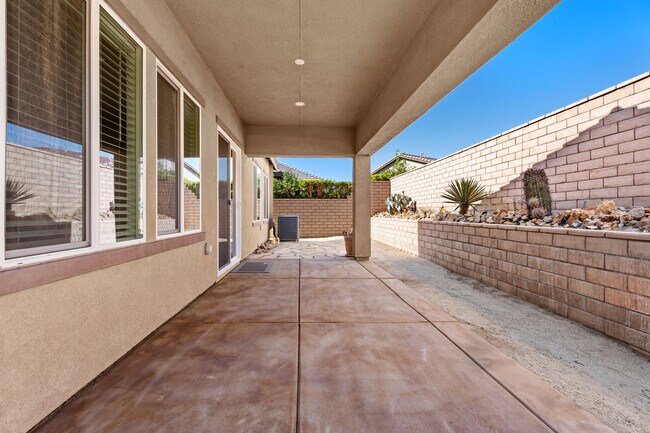 Building Photo - 43720 Vacanza Ct