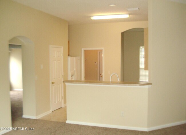 Building Photo - 684 Sid Dr