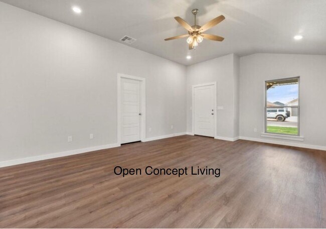 Building Photo - Fabulous and New! 3/2/2