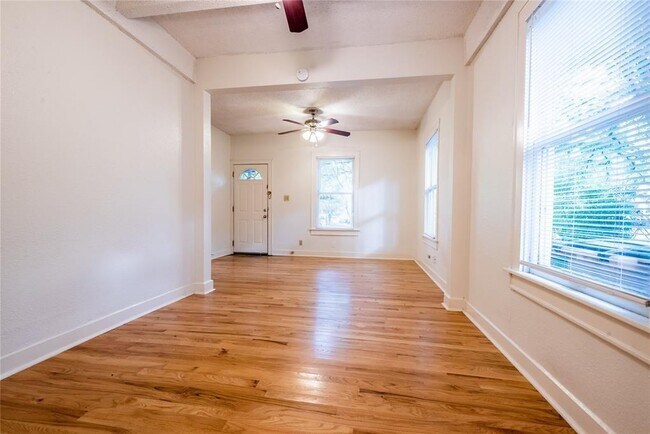 Building Photo - 4507 Avenue F