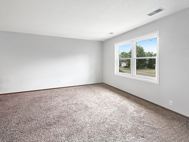 Building Photo - 3344 Berwood Ct W