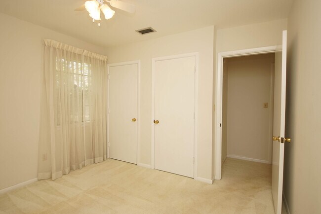 Building Photo - 18 Sherwood Rd NW