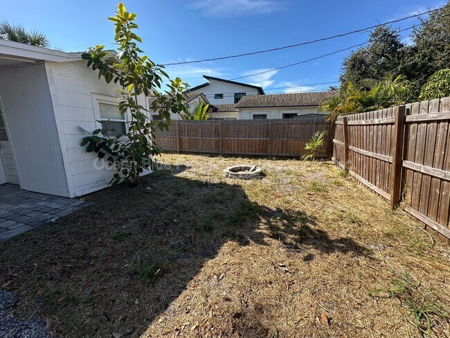 Building Photo - 4133 3rd Ave N