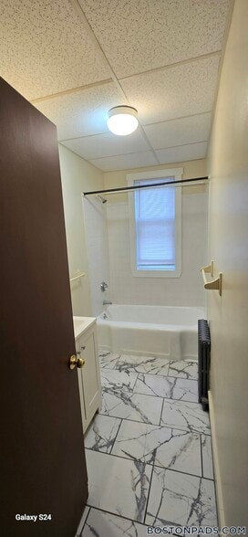 Building Photo - 125 Capen St