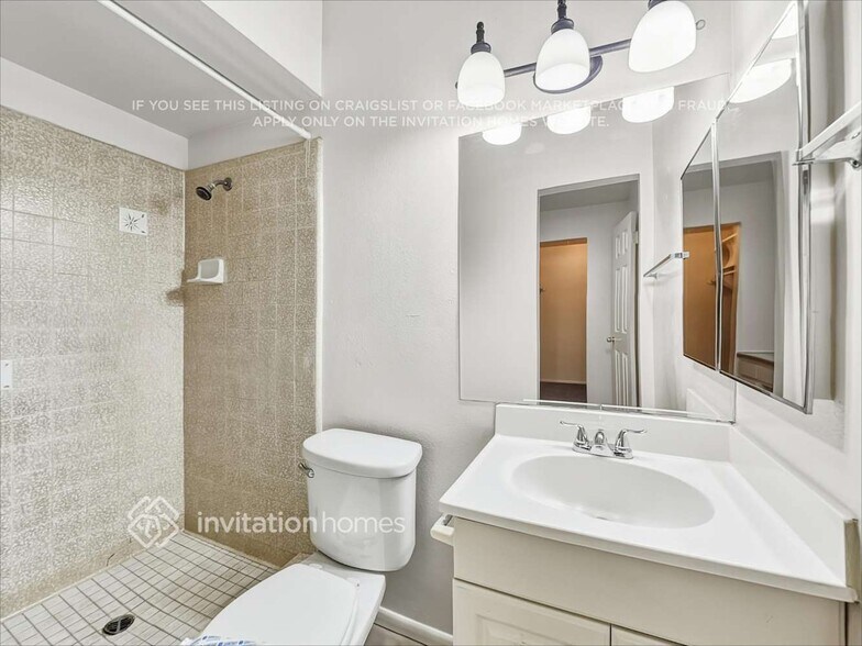 Building Photo - 8831 N 37th Dr