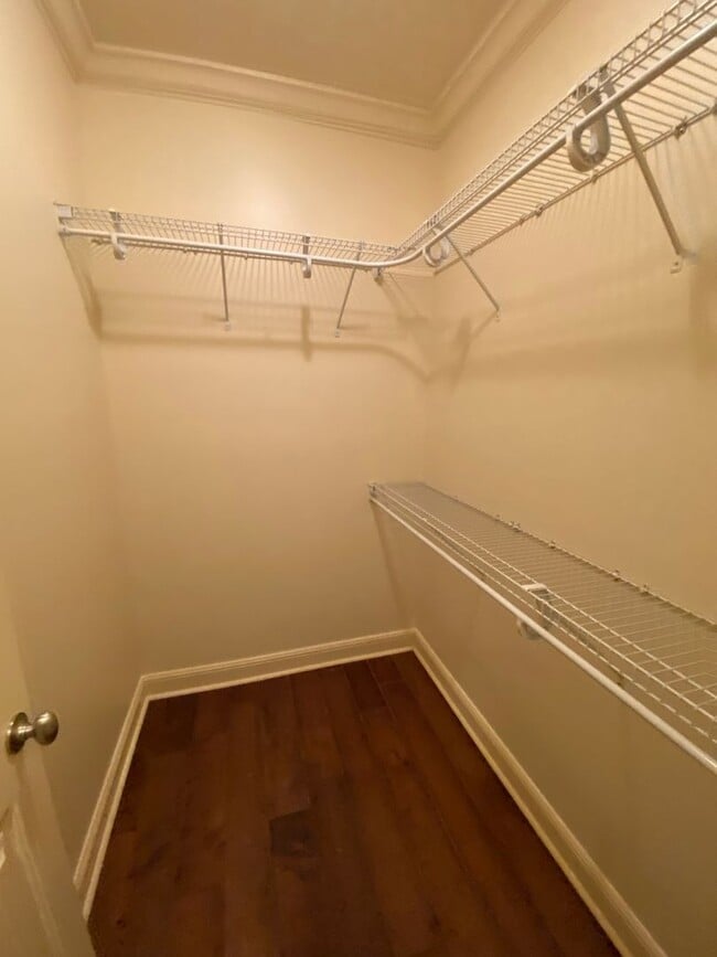 Building Photo - 1016 Villa Dr