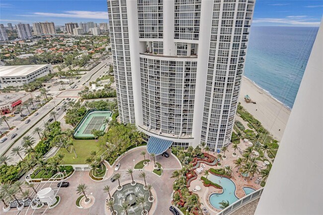 Building Photo - 18101 Collins Ave