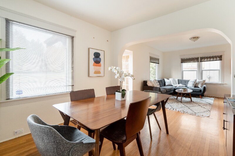 Building Photo - 2036-2038-2038 SE Morrison St