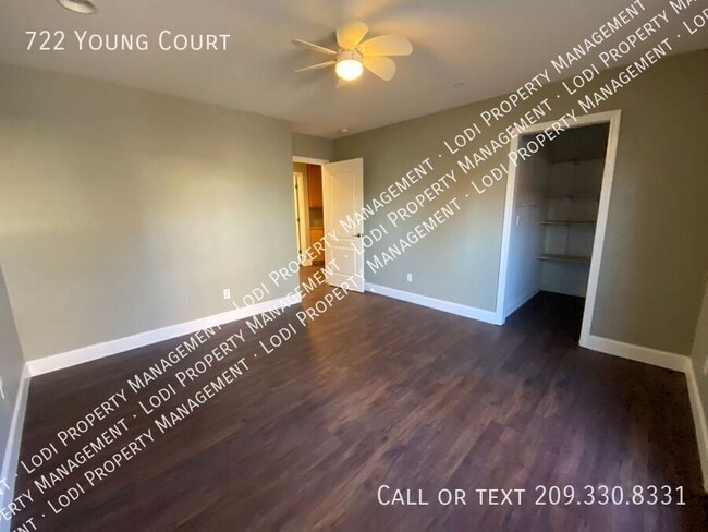 Building Photo - 722 Young Ct