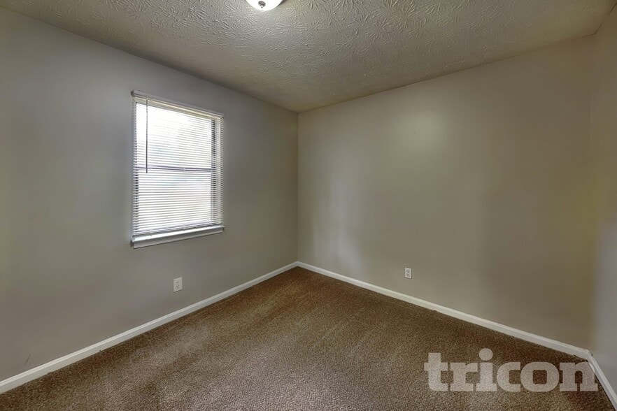 Building Photo - 2224 Clinchfield Ct