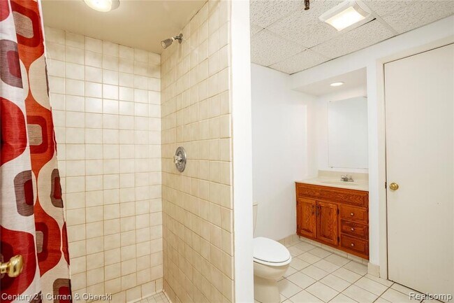 Building Photo - 9429 Westwind Dr