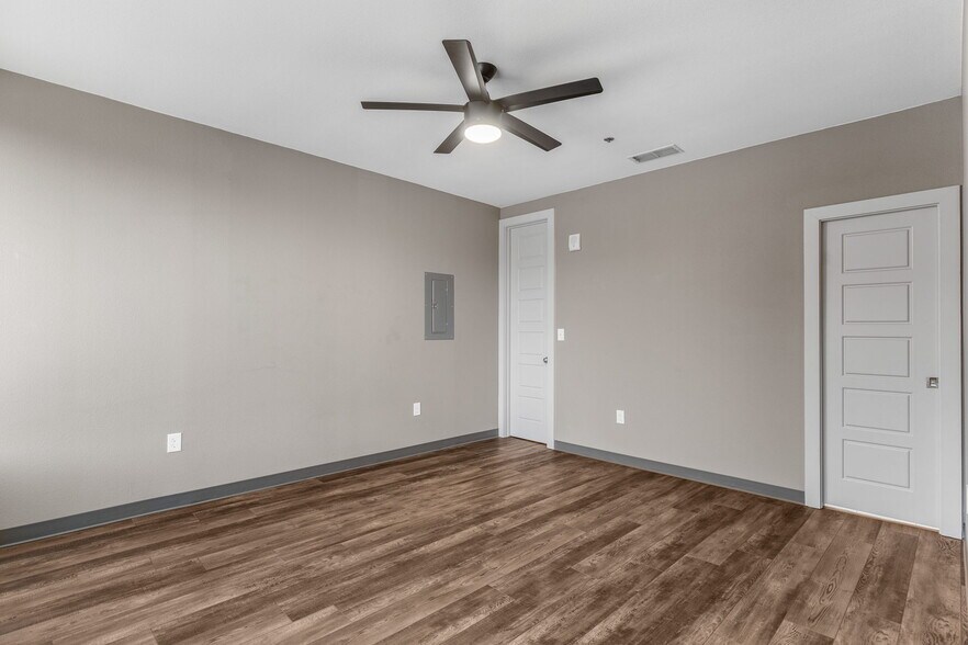 Building Photo - 901 9th St