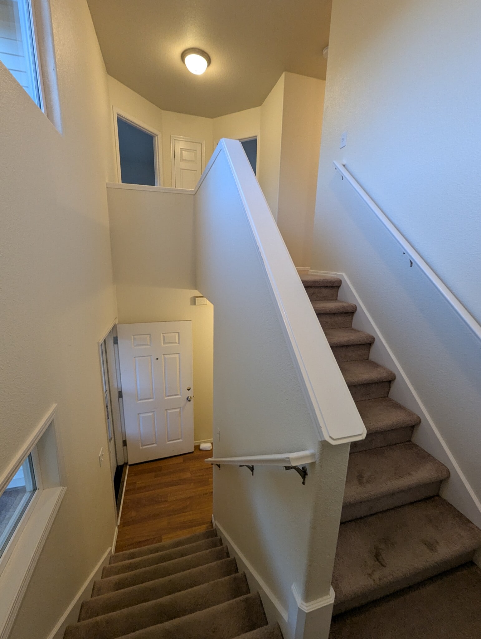 Building Photo - 3144 SE Sternwheeler Dr