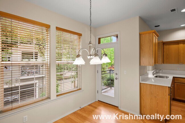 Building Photo - Orenco Gardens Townhome: 3BD, 2BA, 2-Car G...