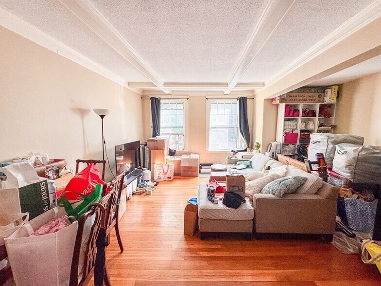 Primary Photo - 30 Kinross Rd