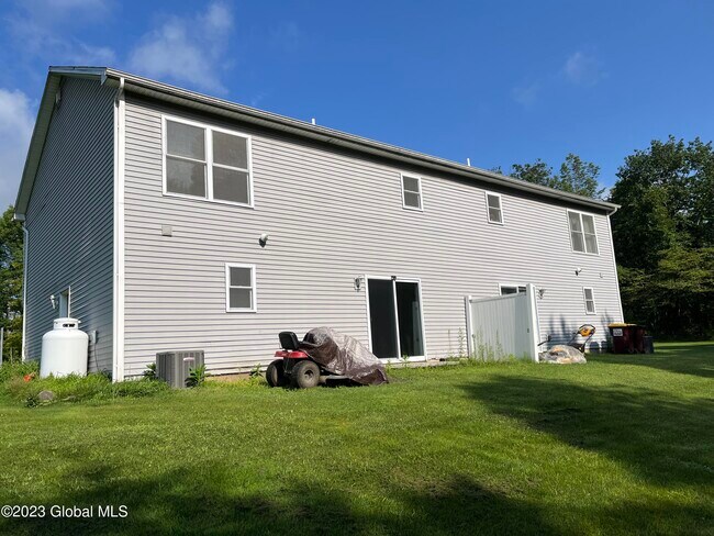 Building Photo - 202 N Nassau Rd