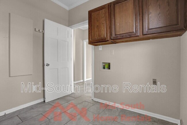 Building Photo - 2654 Fox Creek Dr