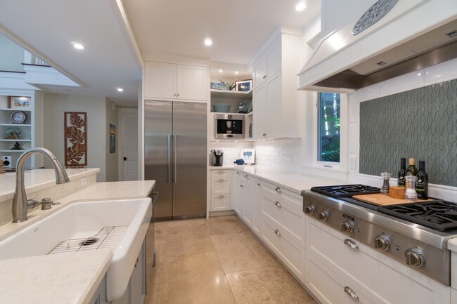 Building Photo - Stunning Fully-Furnished 3 Bedroom, 3.5 Bath Home With Pool and Spa on Quiet Beachside Lane Near ...