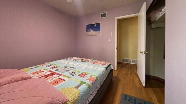 Building Photo - Spacious 4 Bedroom, 3 Bathroom Redlands Home!