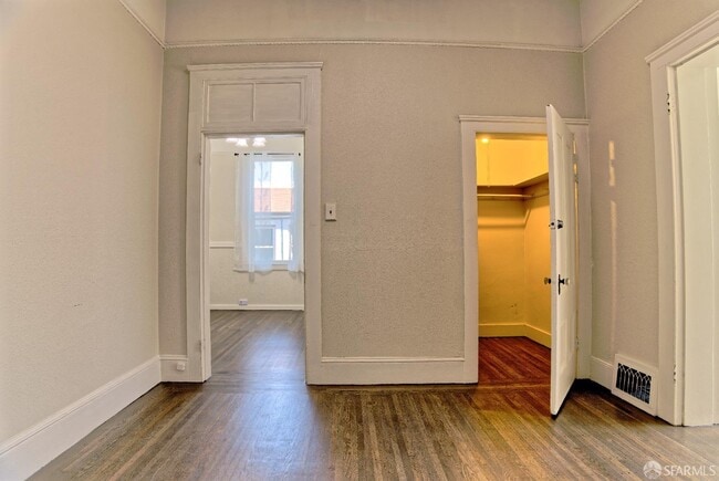 Building Photo - 1218 York St