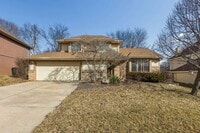 Building Photo - Spacious Northwest Omaha 3-Bedroom!!