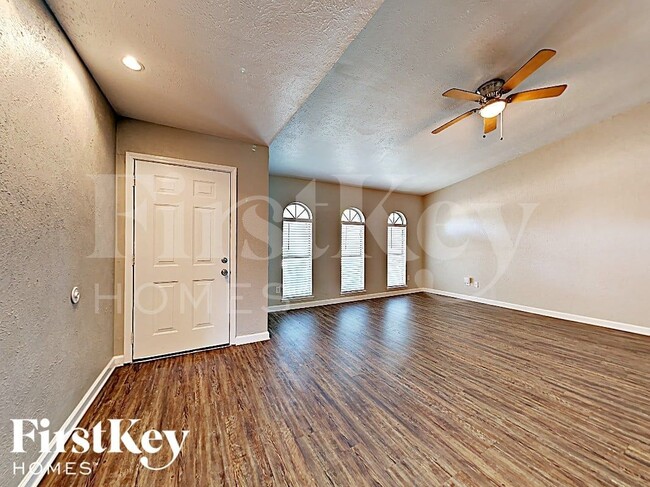 Building Photo - 6914 Pickett Dr