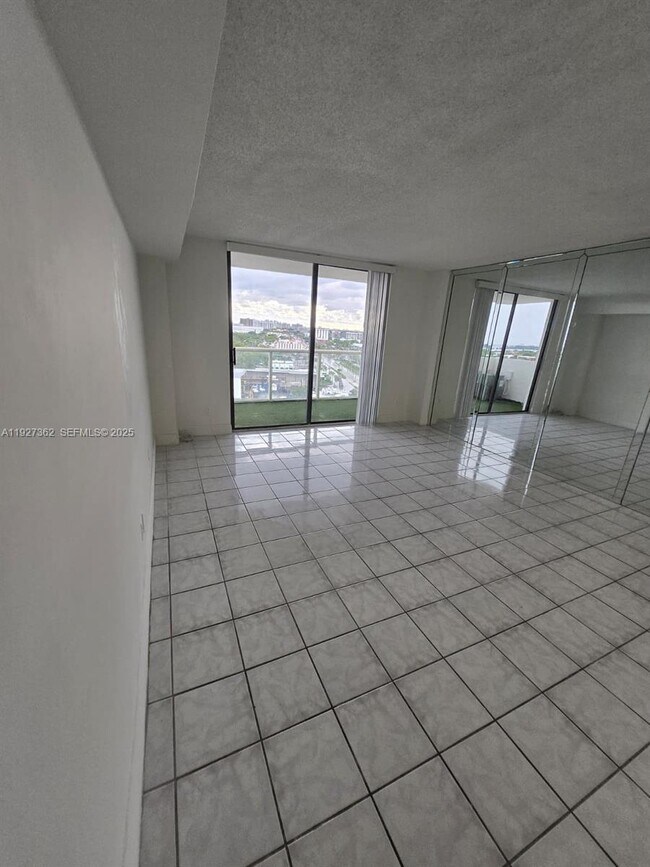 Building Photo - 13499 Biscayne Blvd