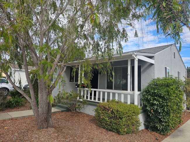 Building Photo - 320-322 Foothill Blvd