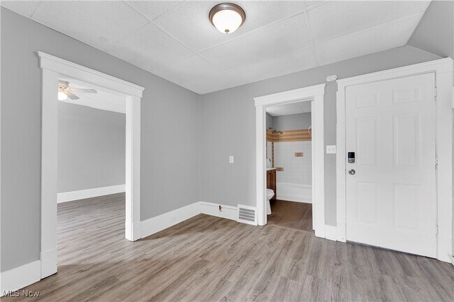 Building Photo - 13437 Kirton Ave