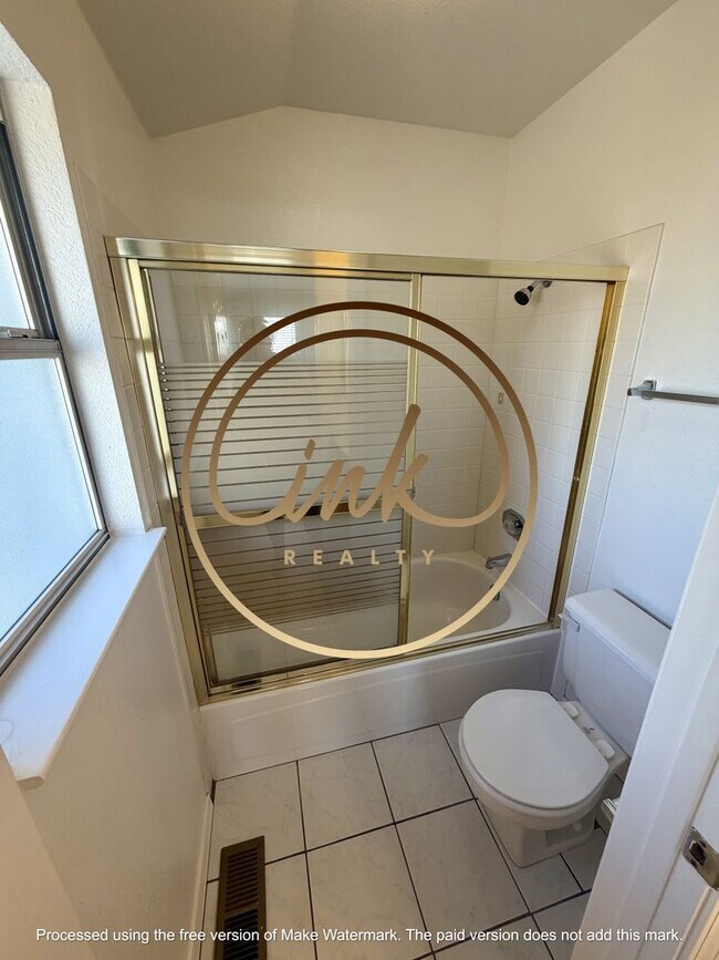 Building Photo - Lovely Carson City Home