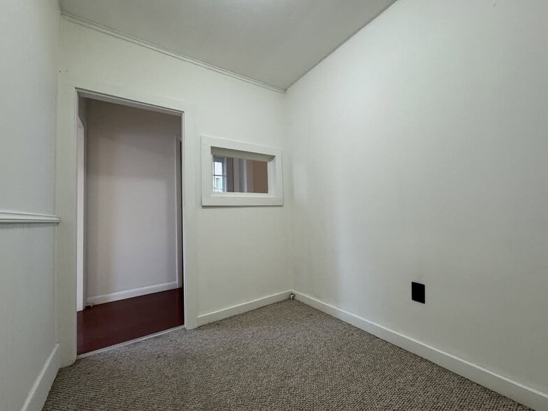 Building Photo - 56 Laurier St