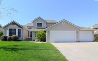 Building Photo - 4 Bed/3 Bath South Richland Home