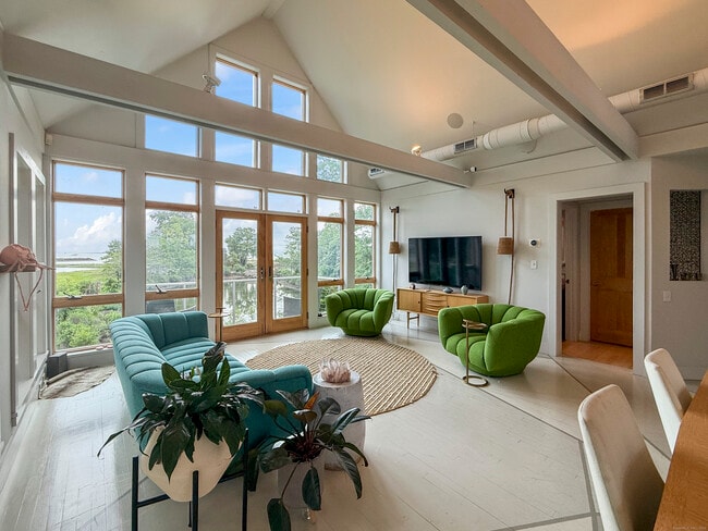 Building Photo - 52 Shorehaven Rd