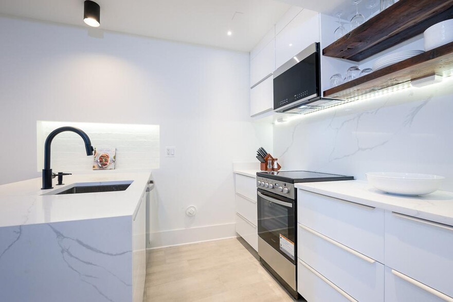 Building Photo - 1936 Calvert St NW