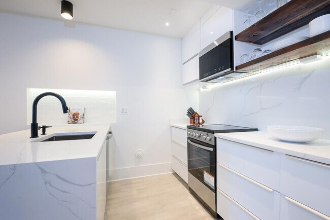 Building Photo - 1936 Calvert St NW