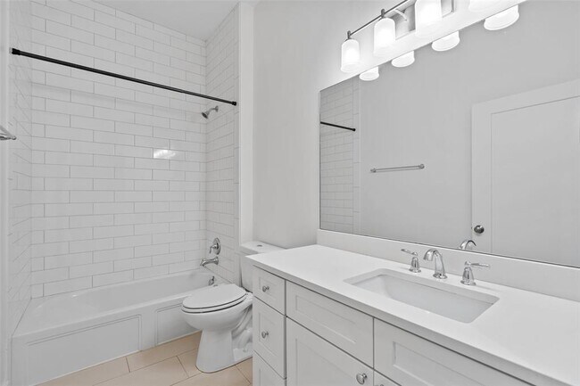 Building Photo - 908 Nueces St