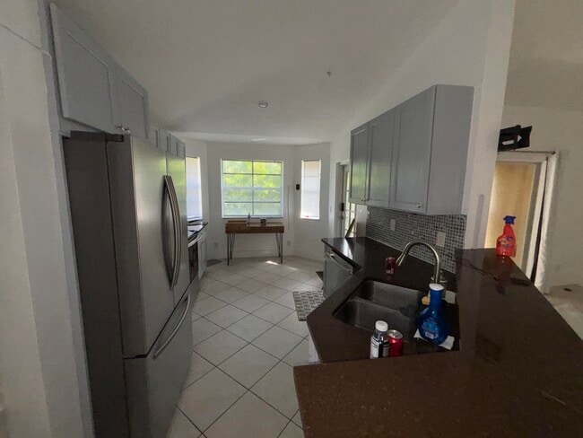 Building Photo - 1734 NE 6th St