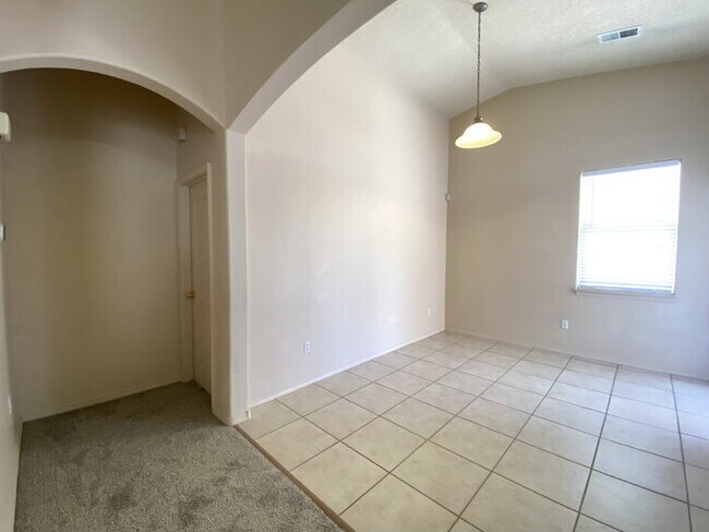 Building Photo - Spacious 3BR w/Office in the Cabezon Subdi...