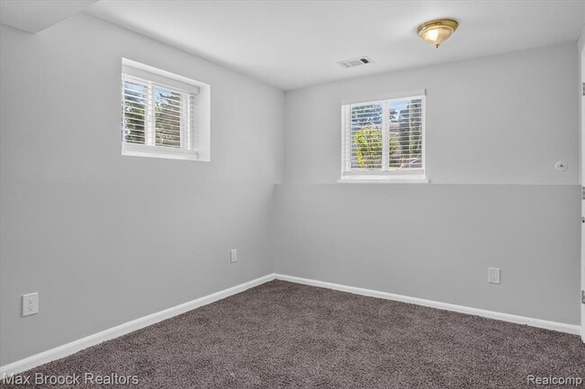 Building Photo - 2120 Daintree Ave