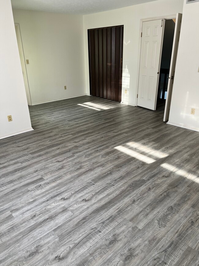 Building Photo - 2334 Raider Dr