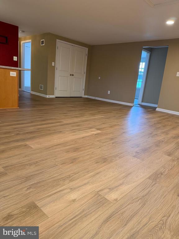 Building Photo - 2407 Saratoga Ave