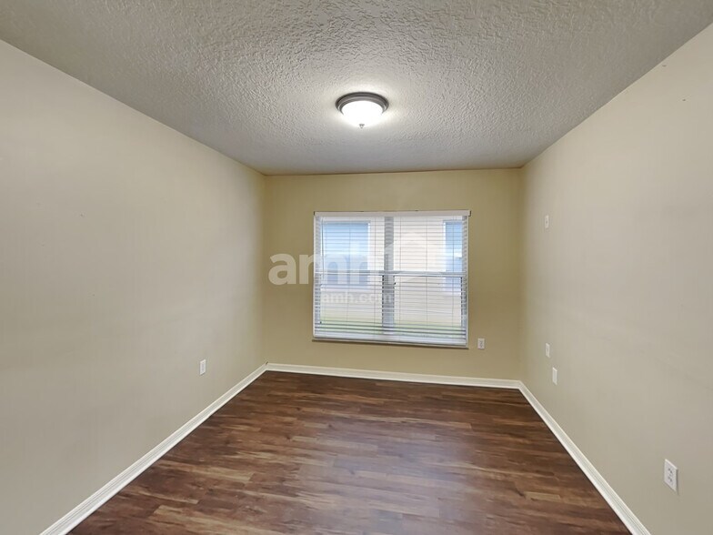 Building Photo - 1706 Comstock Pl