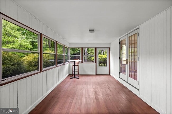 Building Photo - 405 Holly Glen Dr