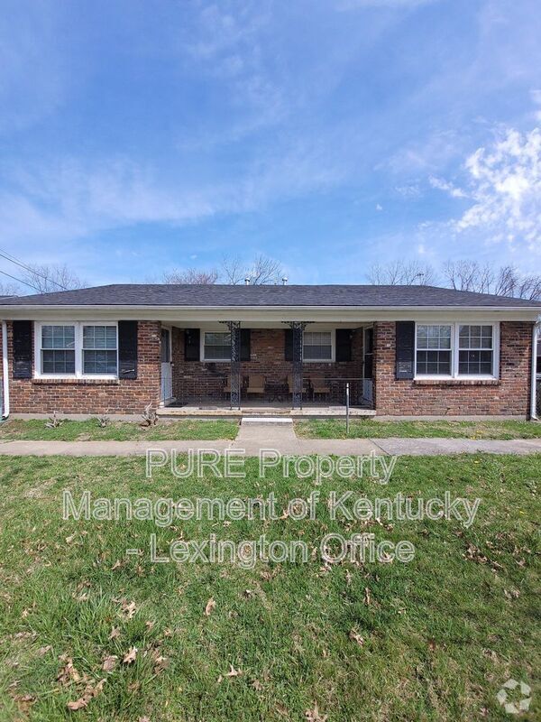 Building Photo - 340 Radcliffe Rd