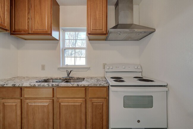 Building Photo - Cute 2BD/1BTH Home in the Heart of OKC Near OU Medical Center