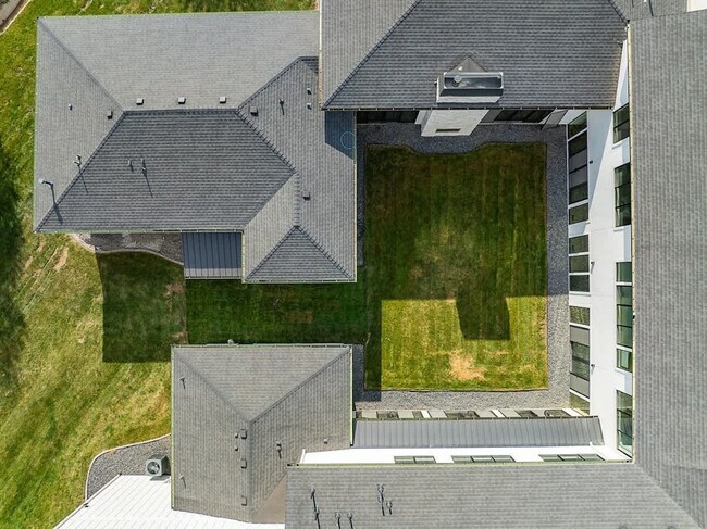 Building Photo - 12401 Rivendell Ct
