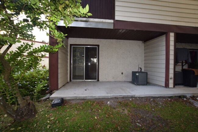 Building Photo - 3916 Crayrich Cir