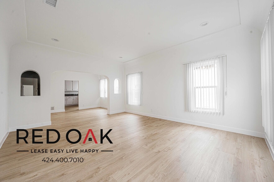 Building Photo - 6135 Saturn St